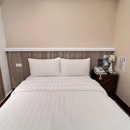 Migo Hotel Đài Trung Ngoại thất bức ảnh