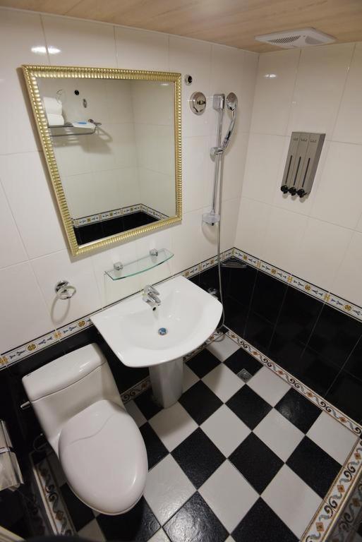 Migo Hotel Đài Trung Ngoại thất bức ảnh