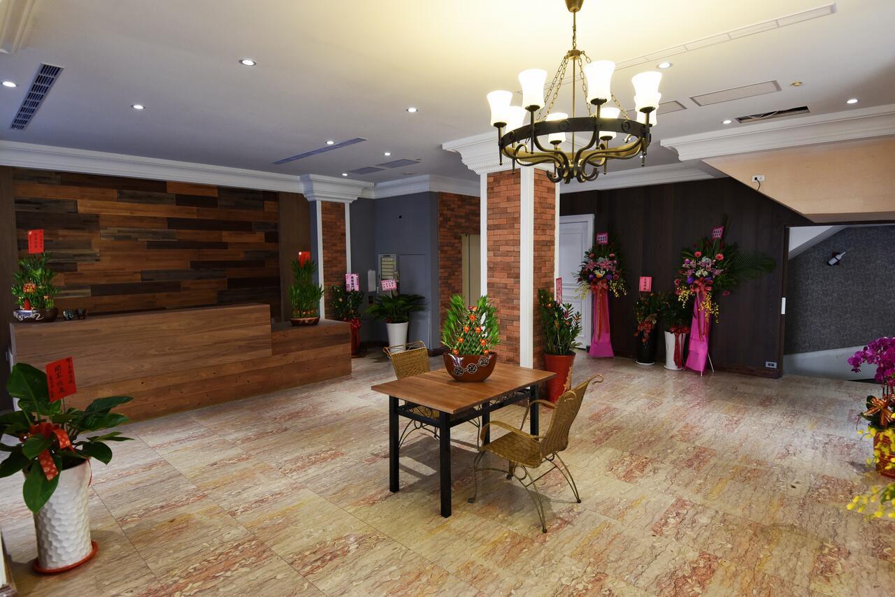 Migo Hotel Đài Trung Ngoại thất bức ảnh