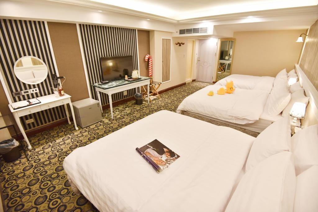 Migo Hotel Đài Trung Ngoại thất bức ảnh